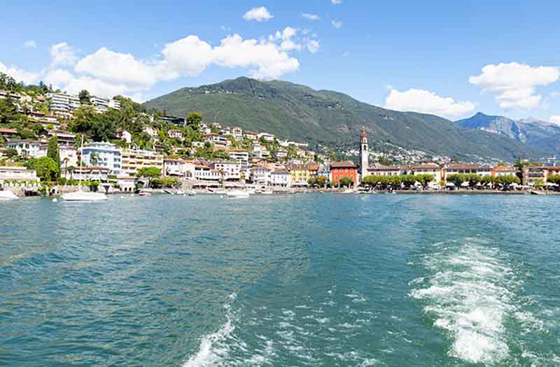 Vista su Ascona e Lago Maggiore – località immobiliare prestigiosa in Ticino