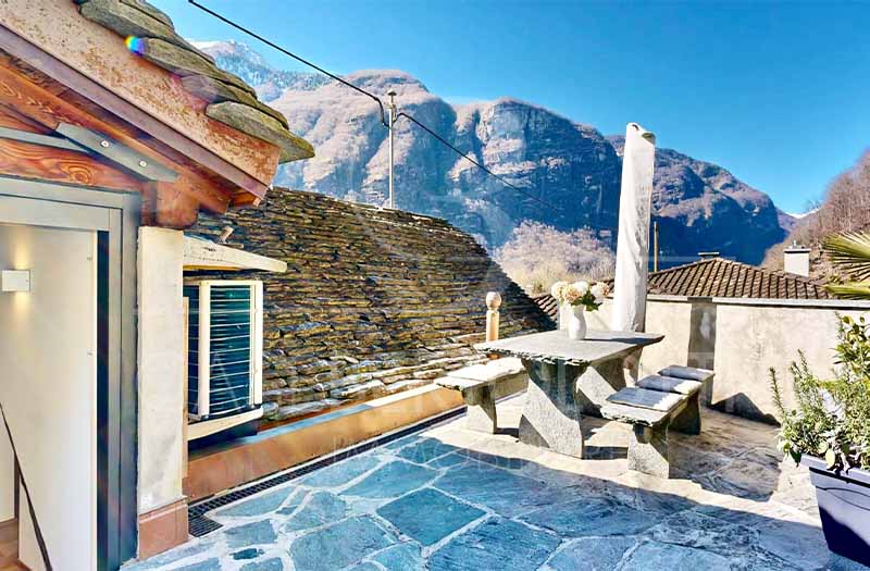 Dachterrasse mit Bergpanorama