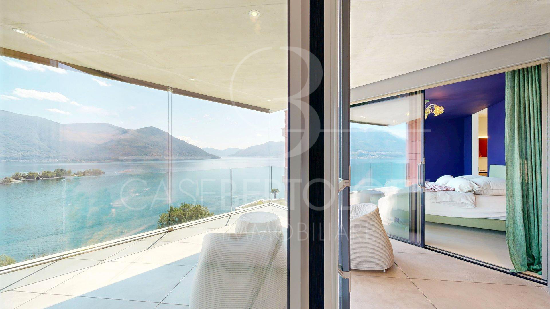 Luxuriöse Terrasse mit Seeblick