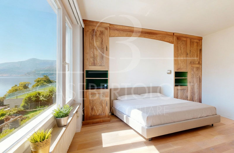 Schlafzimmer mit Seeblick